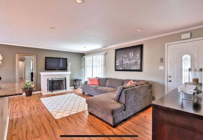 Hillside house with breathtaking view gallery image 3