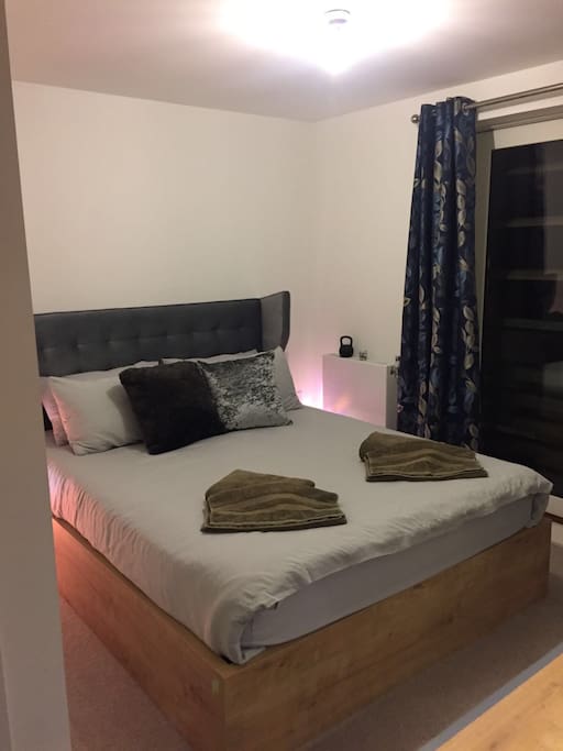 King size bed