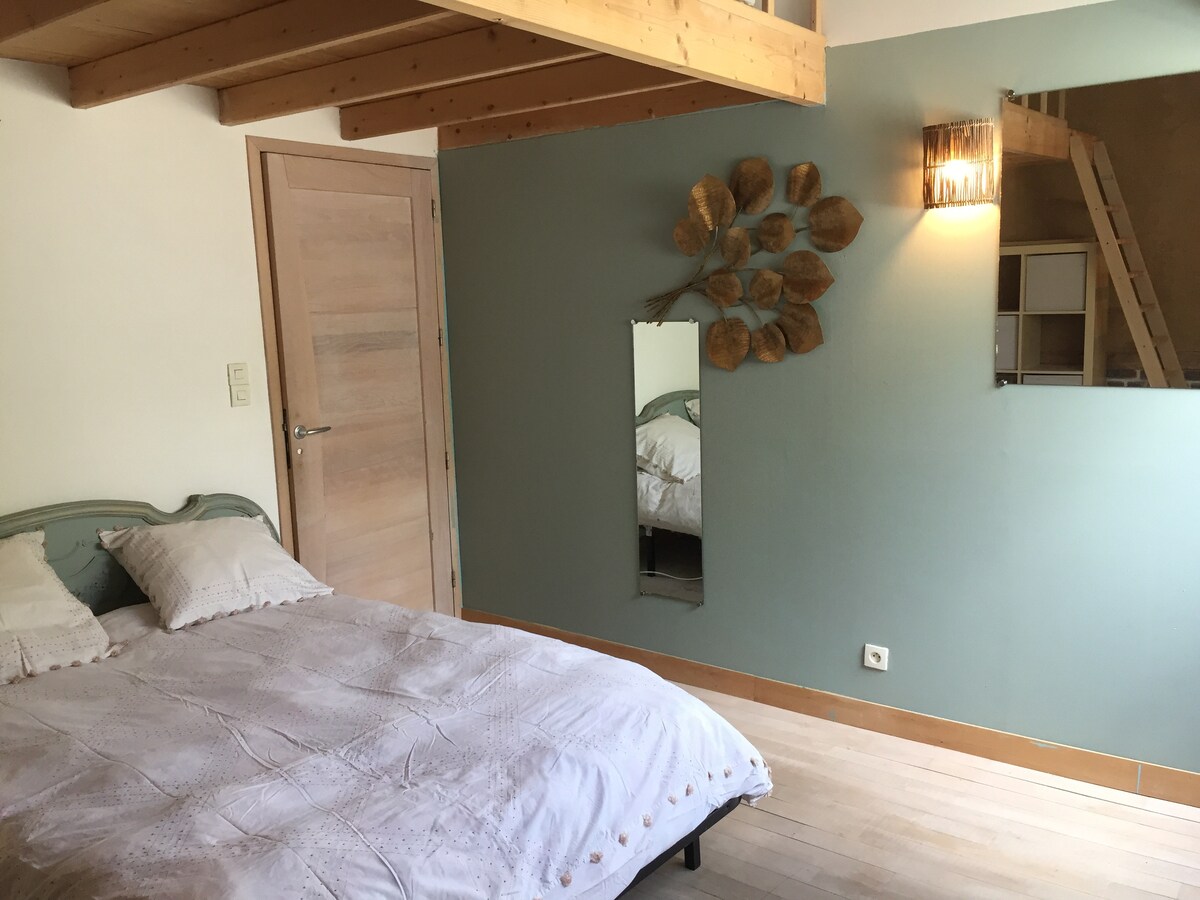 Მანონის ოთახი