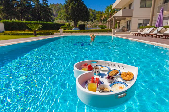 Bella Foresta Villa, 7 Bedroom Luxurious Villa gallery image 3