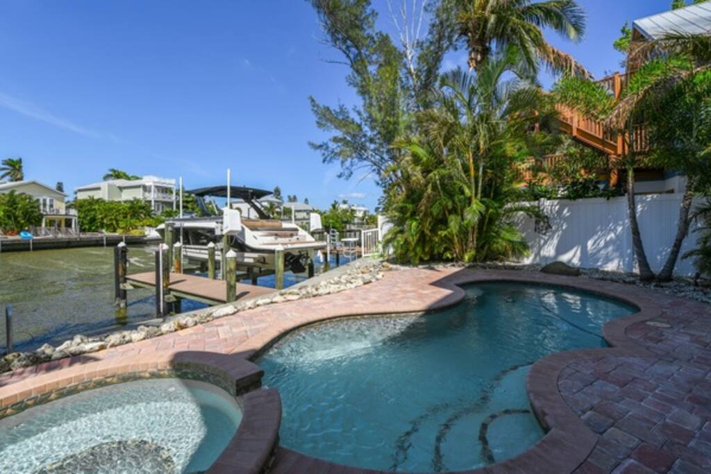 poolside deck