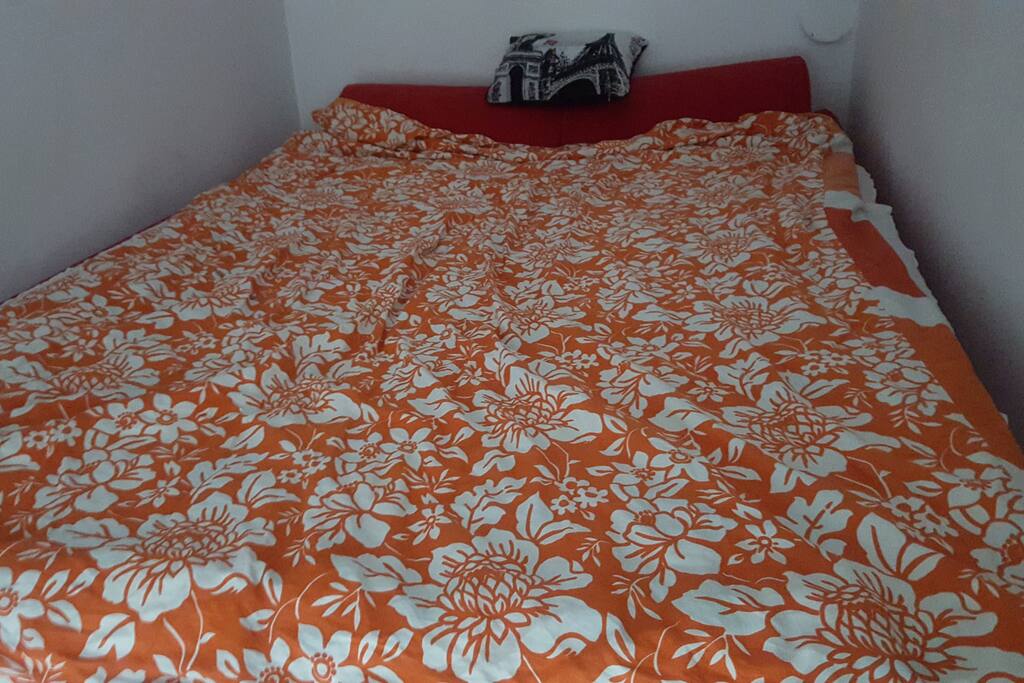 very comfortable bed :)