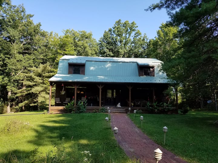 Irish Lane Lock Haven. 1 bedroom for 1 or 2 guests Houses for Rent in