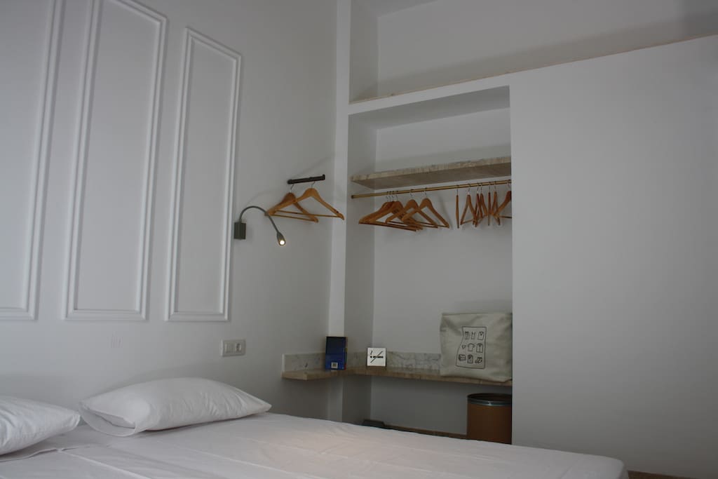 Studio with 2 single beds
