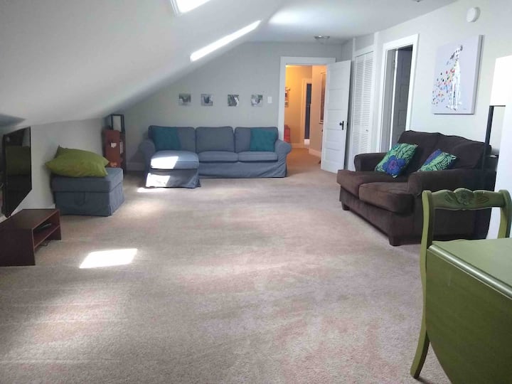 3-bedroom Upstairs Apartment Close To Downtown - University Heights – Indianapolis
