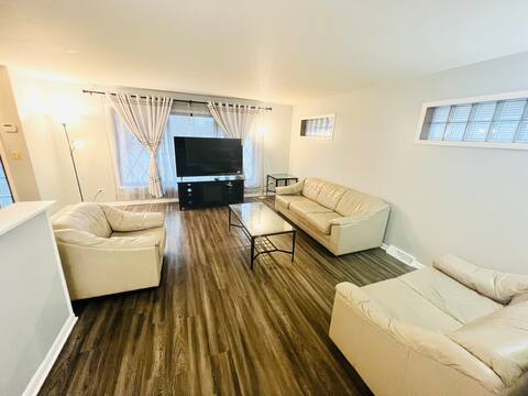 Spacious 3 bdrm 2 baths & 3.5 mi RTC Navy Casino
