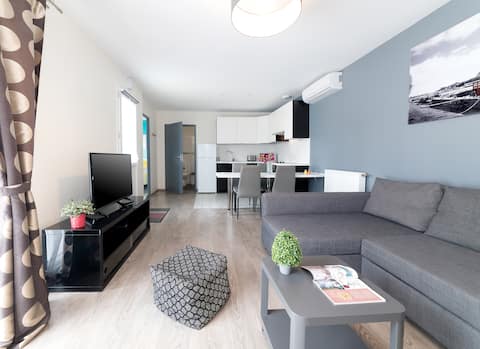 Charming House Divided into 2Apartments Near Paris