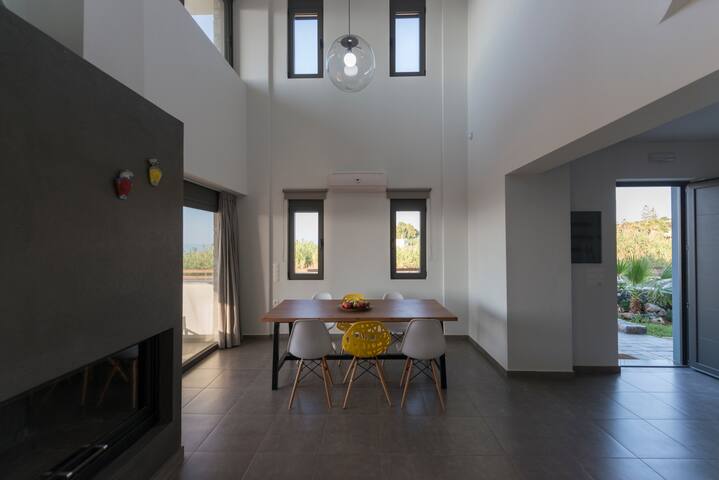 Villa al Mare.Private Beach sunbeds and umbrellas! gallery image 5