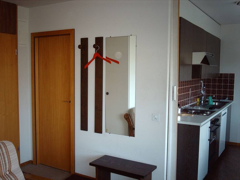 Eingang mit Garderobe