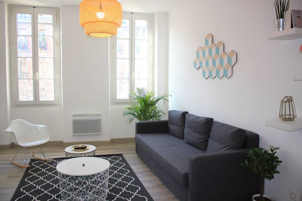 Spacious linving-room