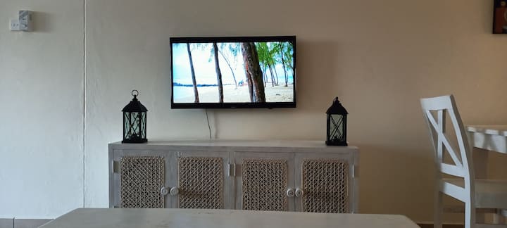 Elna's Beachfront Studio Diani- Seaview & Ac - Diani Beach