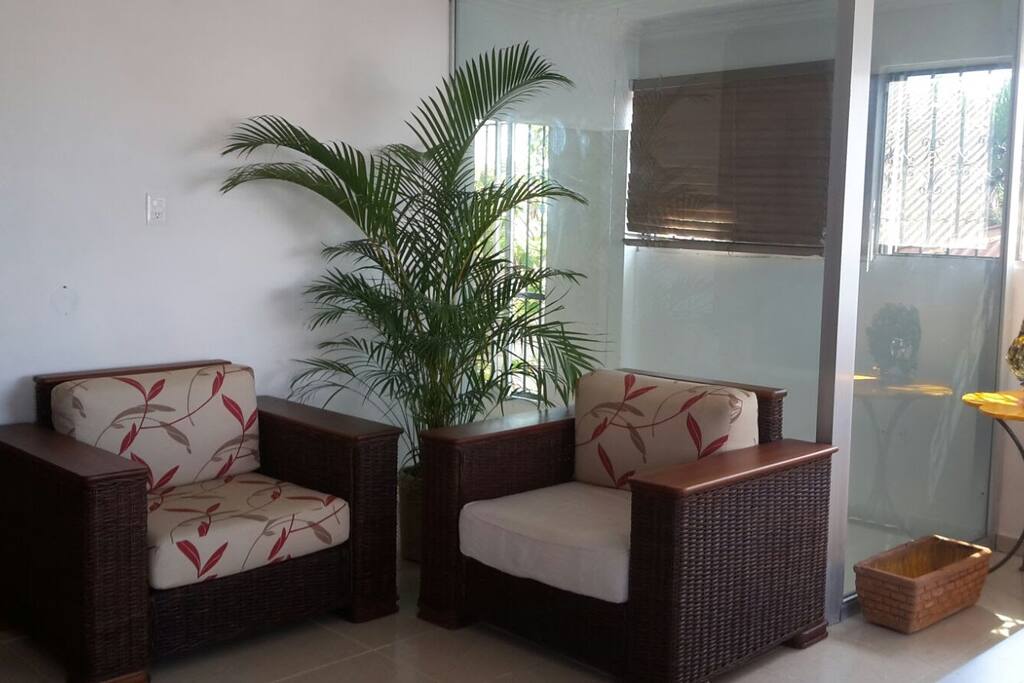 Tv. plantalla plana por cable y Wi Fi.