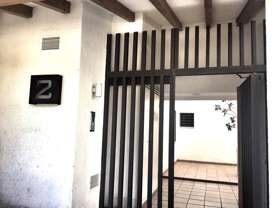 Outer door