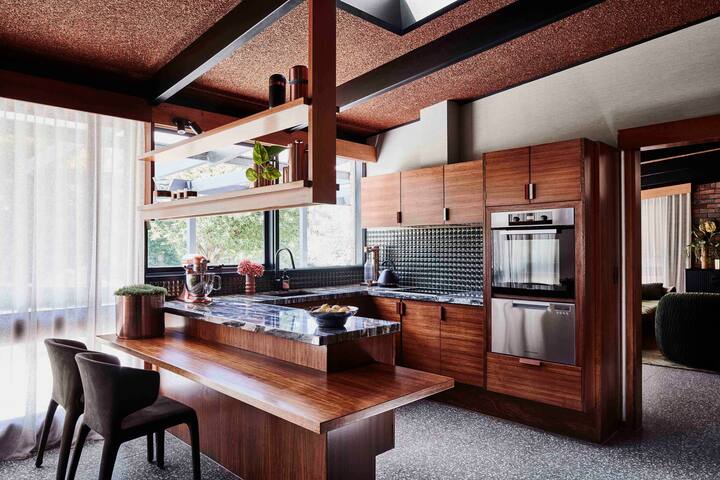 Luxurious Mid-Century Modern Home, Yarra Valley gallery image 4