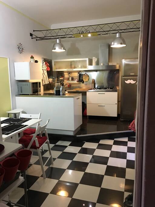 Cucina con sala da pranzo