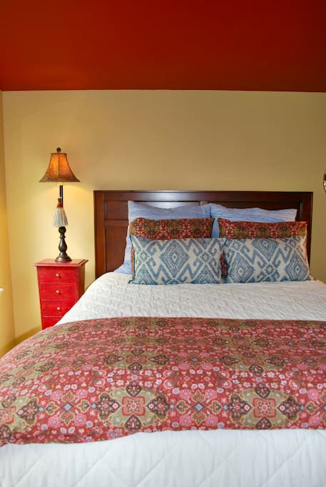 Handsome and fine-quality coordinating decor.