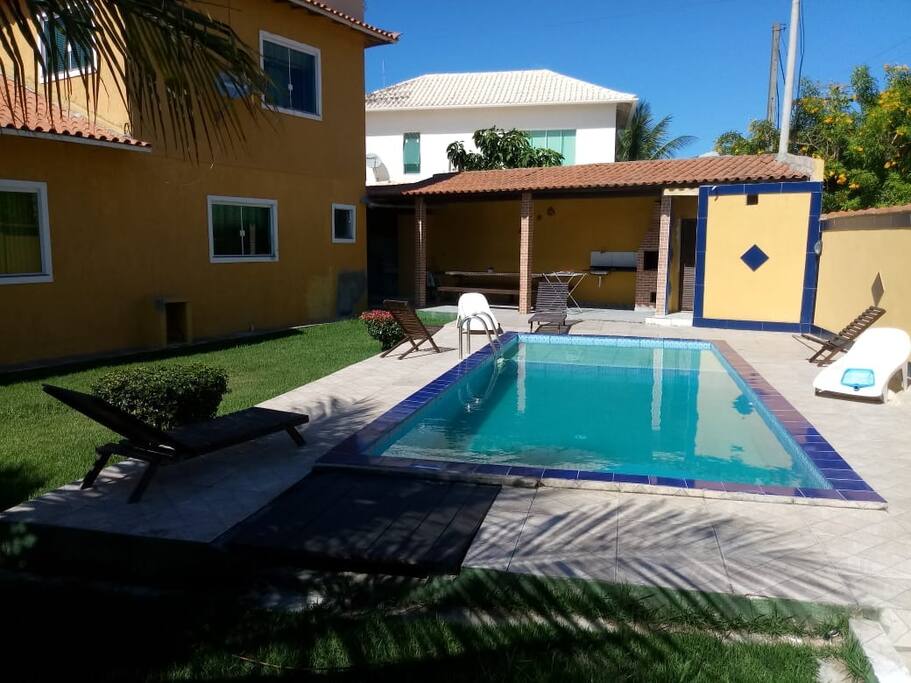 piscina + área de lazer aos fundos da doto