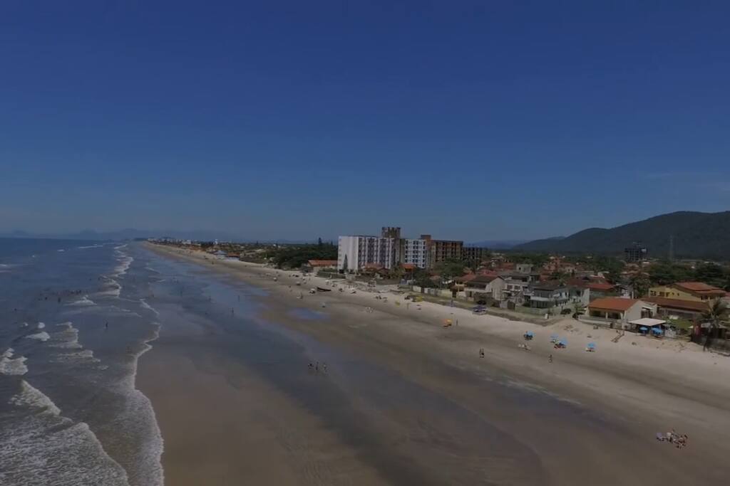 Vista aerea do mar frente da casa
