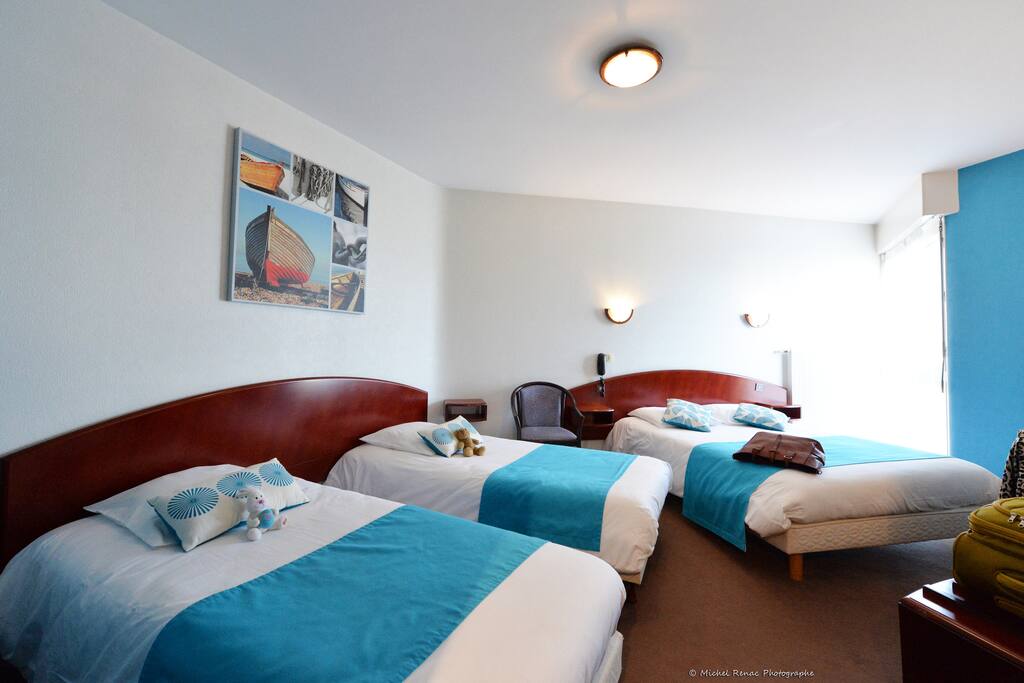 Une Chambre Familiale