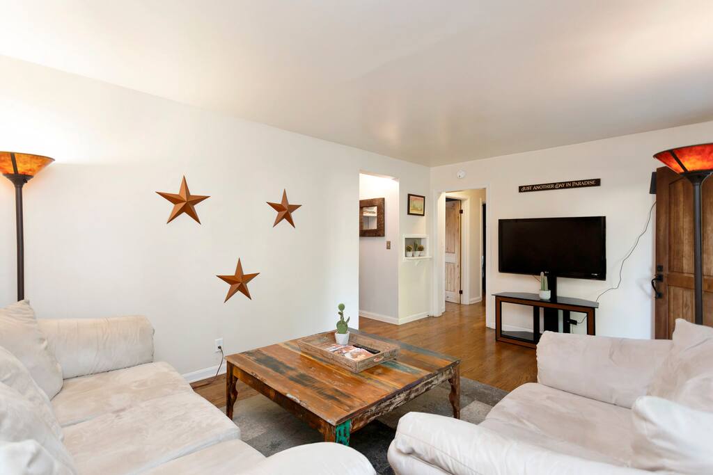 Great space to Lounge after seeing the Sights!