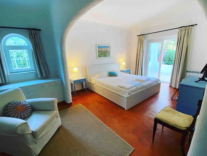 Room 3... has a baby cot - that can be transferred to any of the other rooms