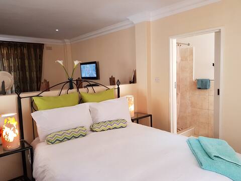 Small cottage in a peaceful environment