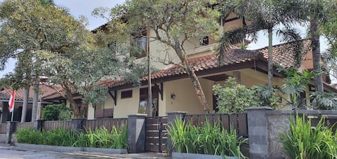 FAMILY HOME , COZY AND WARM VIEW MONTAIN MERBABU