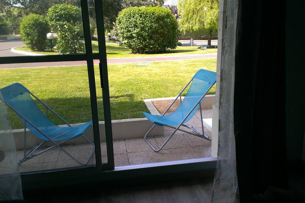 La terrasse, très ensoleillée