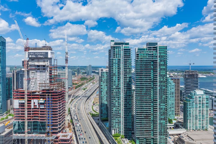 NEW!! Air Canada Condo near CN Tower