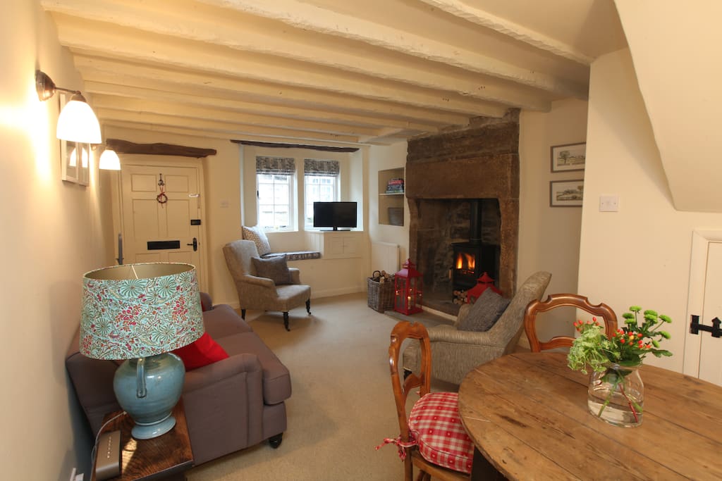 Sitting Room & dining area
