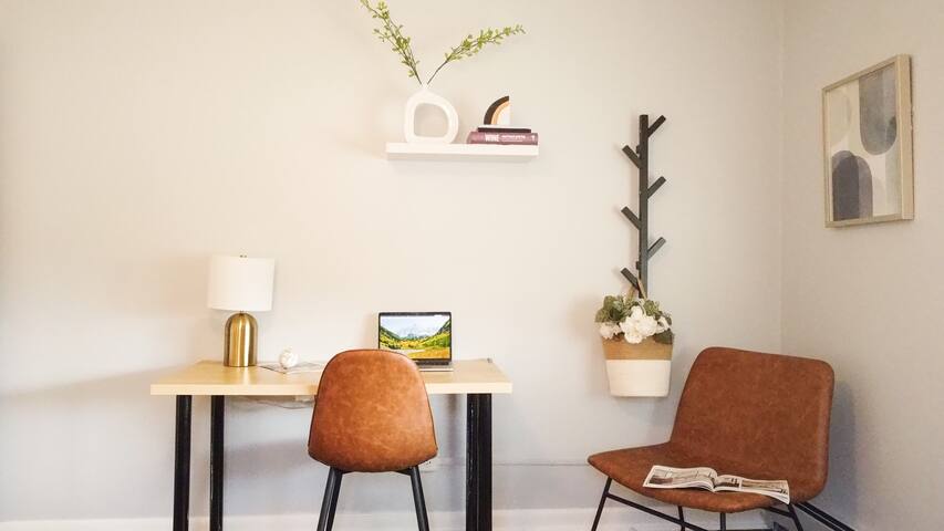 5 Bed 3 Bath | Family Friendly | Longer Stays gallery image 4