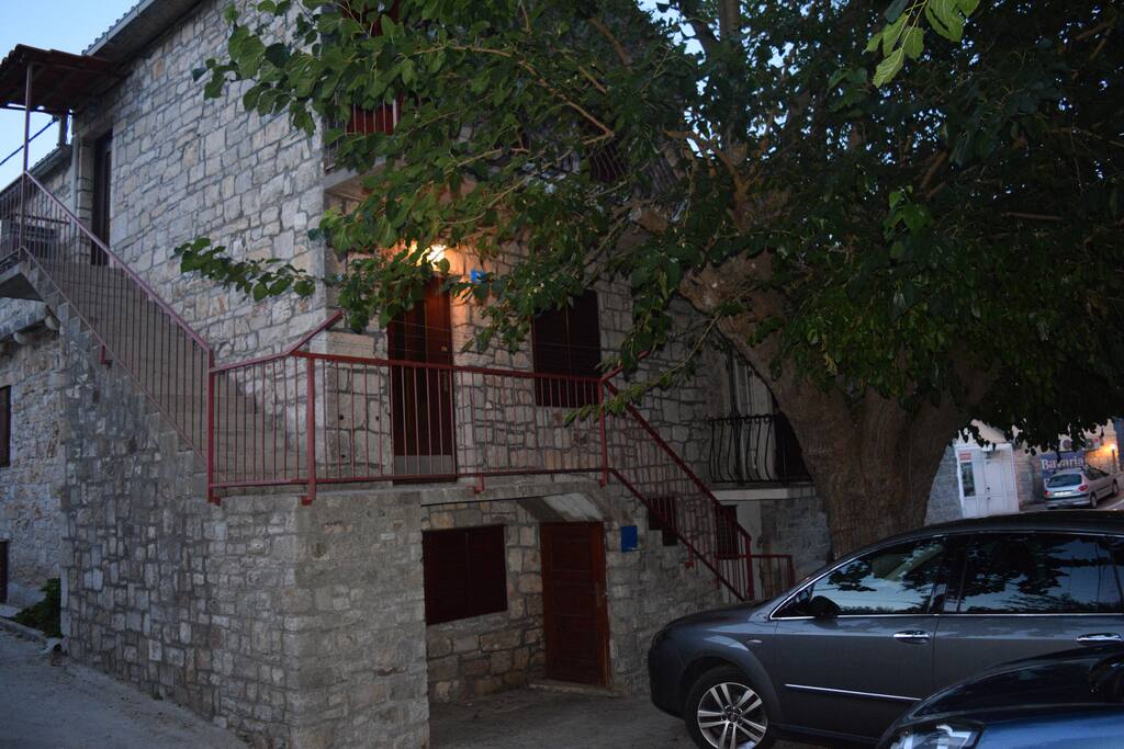 Studio apt.#2 (middle level)