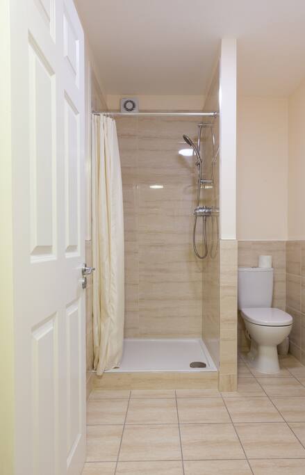 Bedroom 1 - En-suite