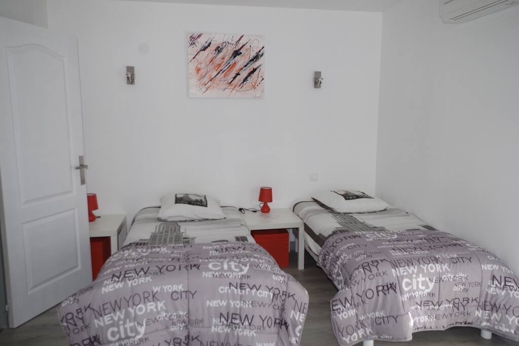 Chambre 2 lits simple 140