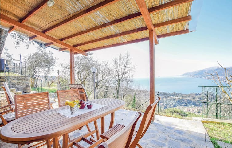 Holiday cottage with 1 bedroom on 30m² in Ruta di Camogli -GE-