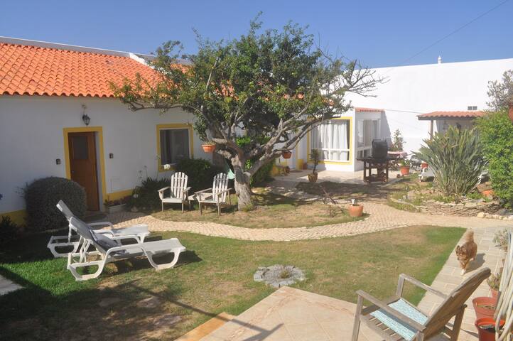 Sunshine Guesthouse-the Orange Apartment
