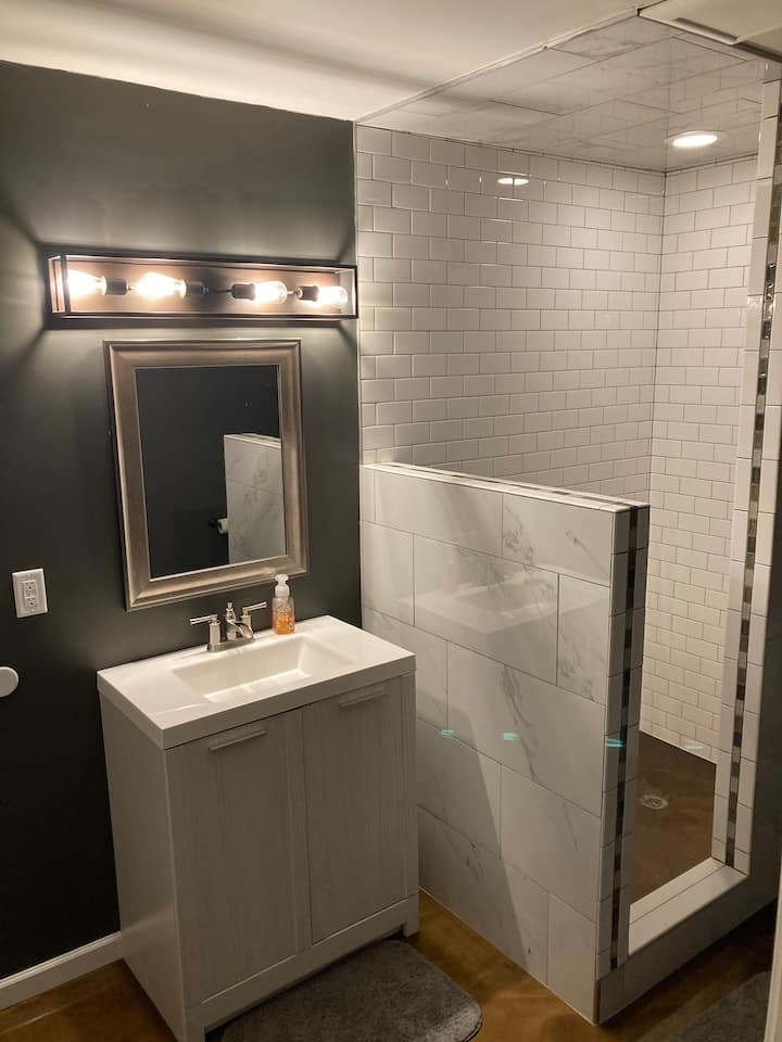 Nisswa Downtown Super Garage Retreat