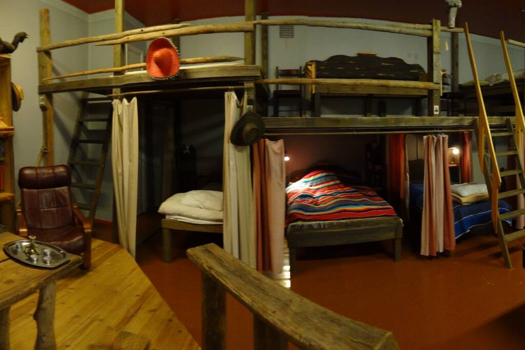 Room: Western, max. 10 persons
