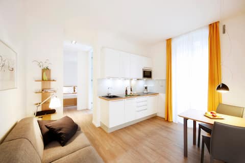 Leistungsstarkes Airbnb: TOPredeveloped traditional building in Ehrenfeld