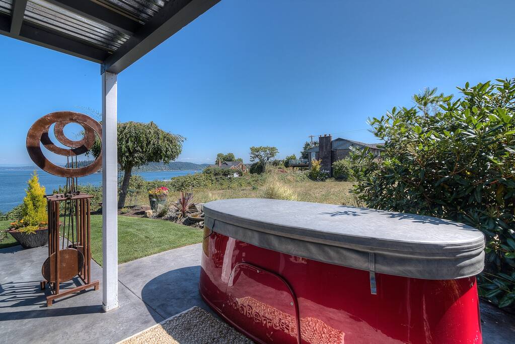 2 person hot tub