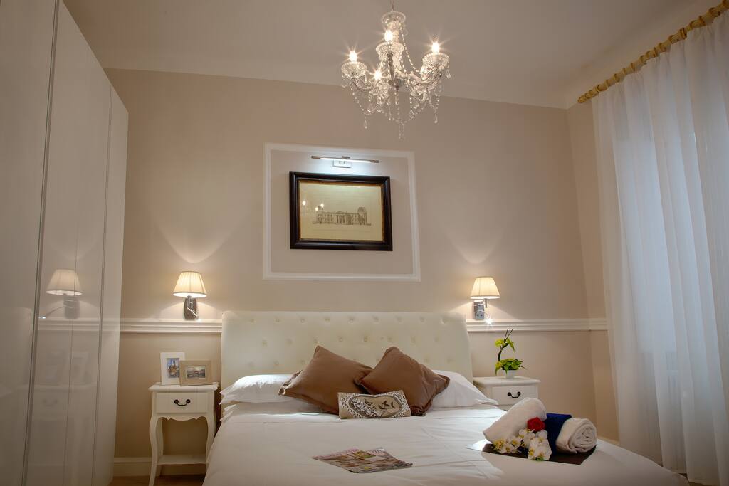 Double Florence Apartment - right