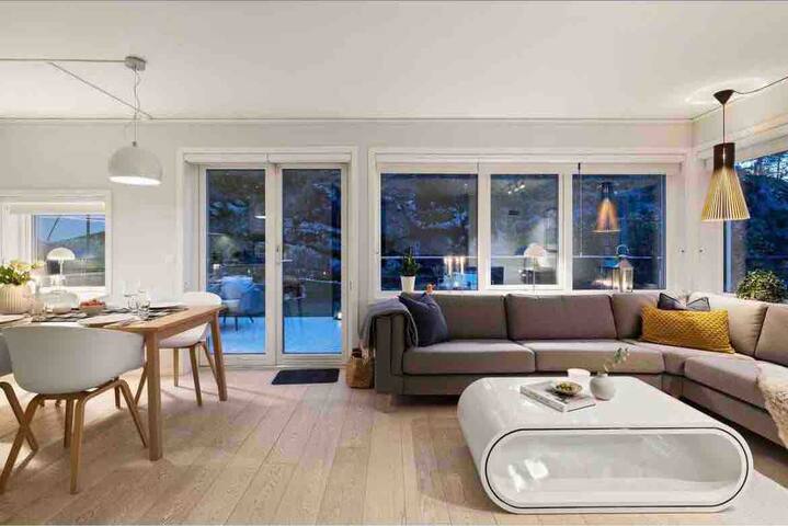 Beautiful house with a view! gallery image 5