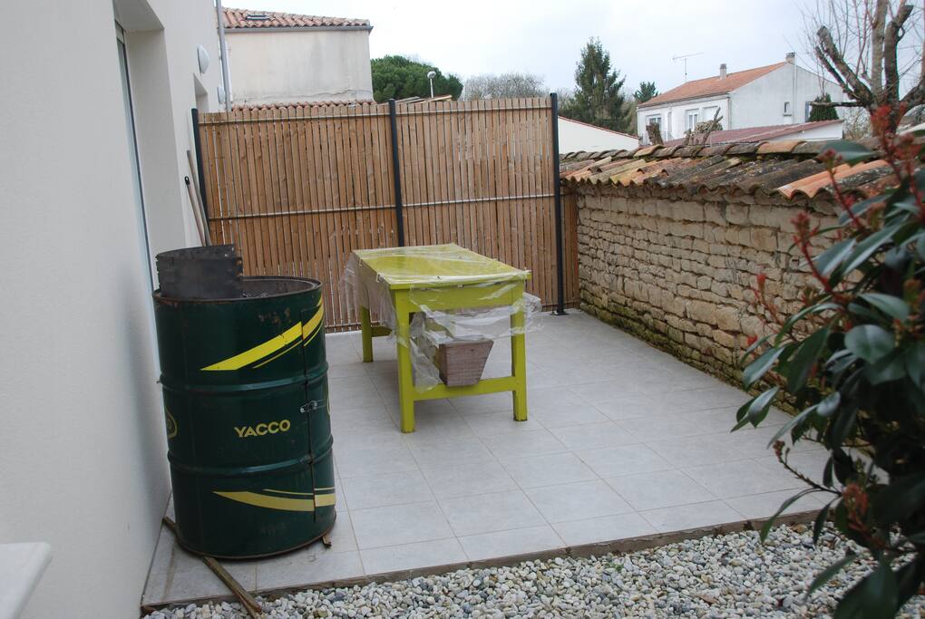 terrasse avec barbecue "YACCO"