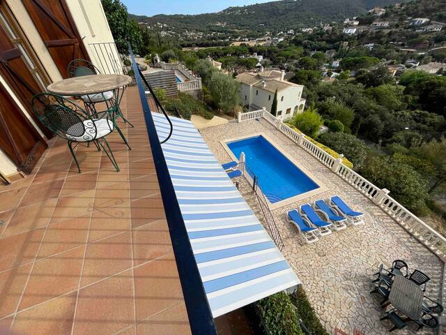 Villa con impresionantes vistas y piscina privada. gallery image 2