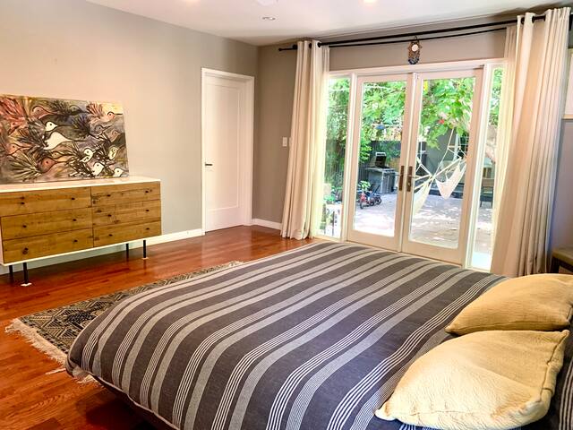 Perfect central location, peaceful outdoor spaces gallery image 3