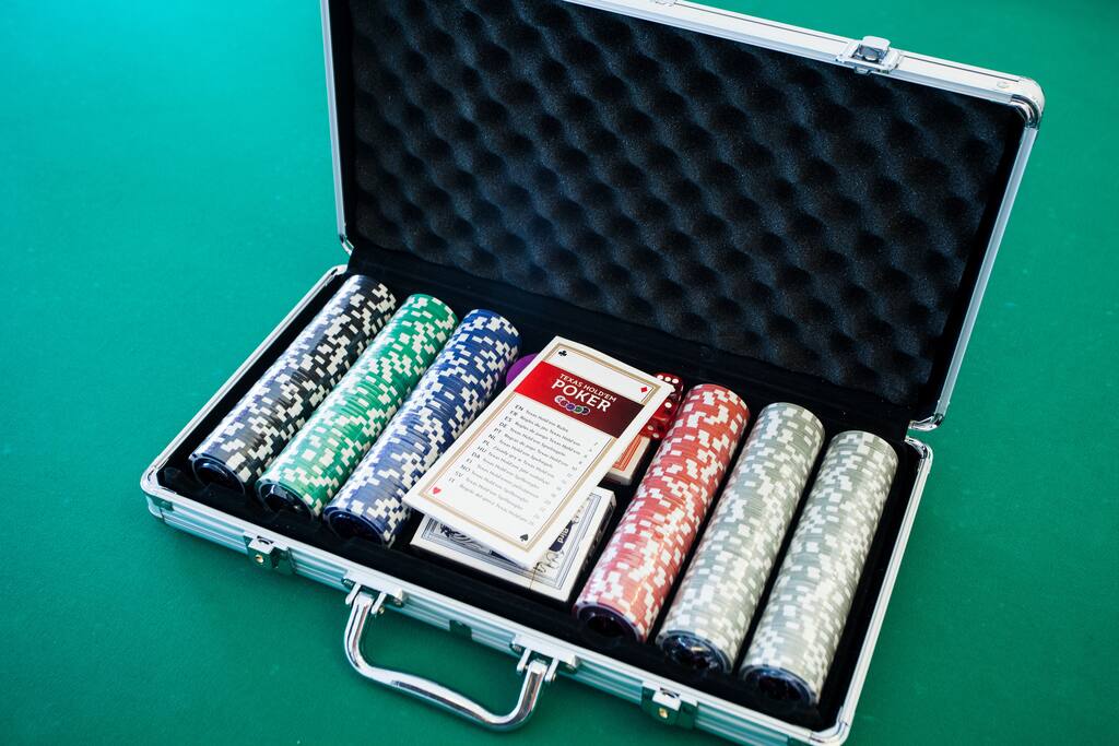 JETS, BOOKS AND POKER POINTS