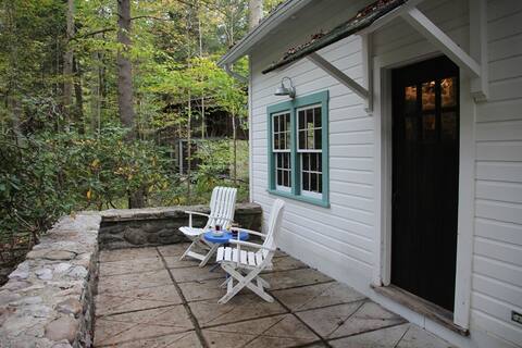Moonstone Manor nestled in Laurel Mountain Park