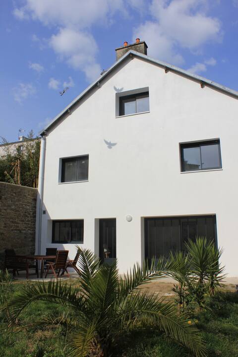 HOUSE IN THE HEART OF BREST IN A QUIET AREA