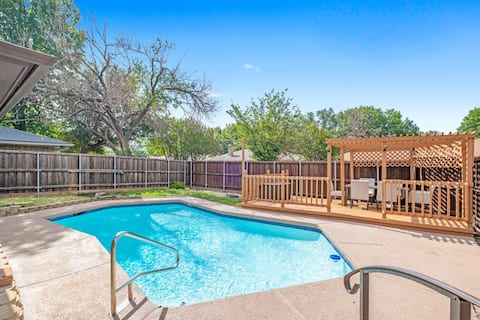 Newly remodeled 5BR 3BA w/pool upto 16 ppl~