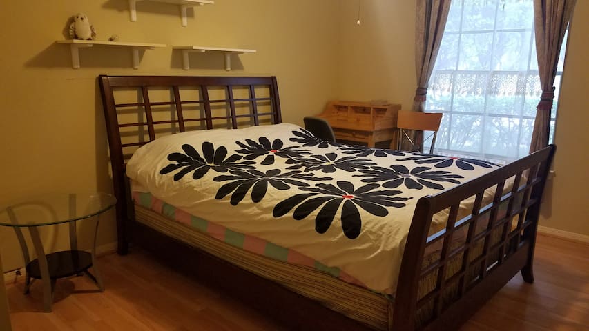 Cozy Comfy Queen bed
